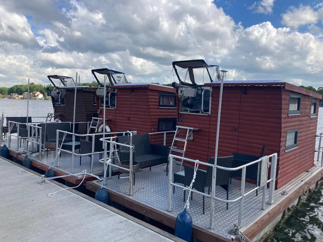Kleines Hausboot – ideal für Ihren Angelausflug!, Bild 1