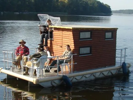 Kleines Hausboot – ideal für Ihren Angelausflug!, Bild 2