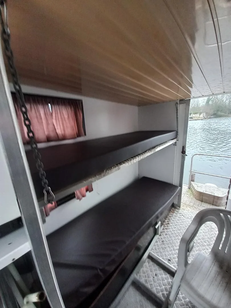 Kleines Hausboot – ideal für Ihren Angelausflug!, Bild 3