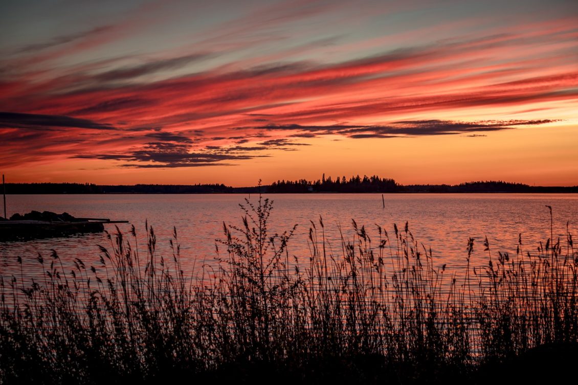 Sonnenuntergang am Bottnischen Meerbusen, Finnland